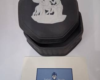 Ring box