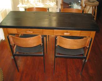 Laboratory desk/chairs