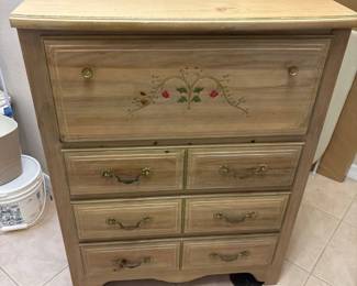 Vintage Burlington by Lexington
secretary desk 32β x 18.5 x 42β