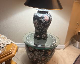 Chinoiserie lamp and pots