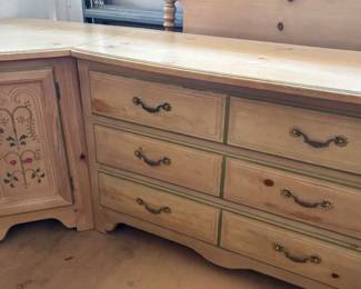Vintage 9 piece bedroom suite Burlington by
Corner cabinet 30 x 30 (42 diagonal) x 30
6 drawer dresser44β x 19β x 30β