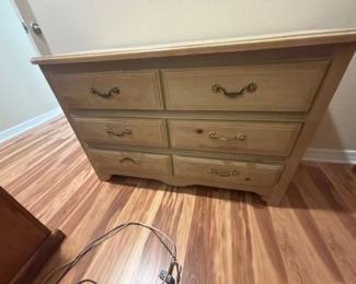 6 drawer dresser44β x 19β x 30β