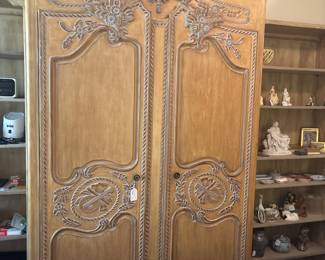 Ornate Carved Wood Credenza 52.5β x 96β x 27β