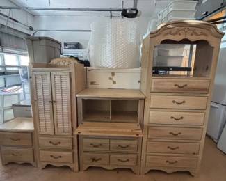 Vintage 9 piece bedroom suite Burlington by Lexington desk 44β x 18β x 30.5
Mirror 45β x 39β x 2.5β
Highboy dresser 30β x 18β x 74β
Chest 38β x 19.5 x 18
Cabinet 30β x 18 x 30.5
Corner cabinet 30 x 30 (42 diangonal) x 30
Headboard 60β x 46,5
cabinet with looviet doors 22β x 16βx 60β
mirror 24 1/2 x 67β x 20β
nightstand 22.5β x 16β x 23β
secretary desk 32β x 18.5 x 42β
6 drawer dresser44β x 19β x 30β