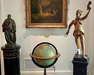 Art, Statues & Globe