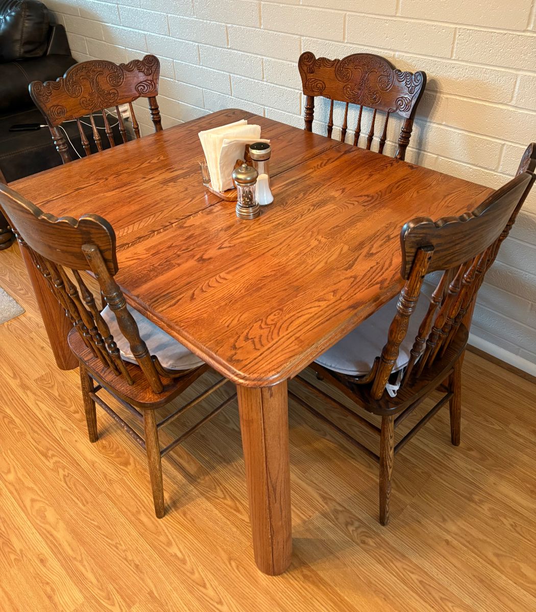 Cabin Style Table & Chairs $75