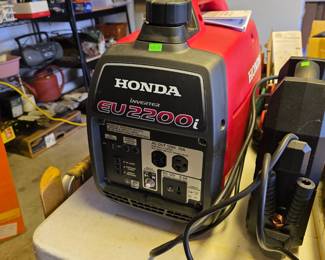 #32   Honda Inverter EU2200i   $630