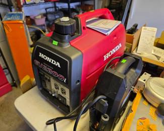 #32   Honda Inverter EU2200i   $650
