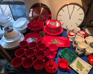 #12   Waechtersbach Vintage Christmas Dinnerware 33pc   $165