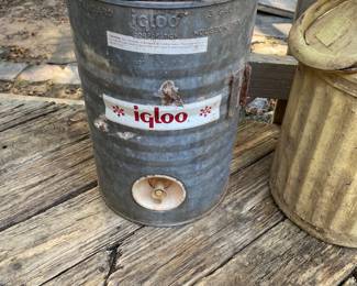 Vintage Igloo 5 gallon galvanized water cooler