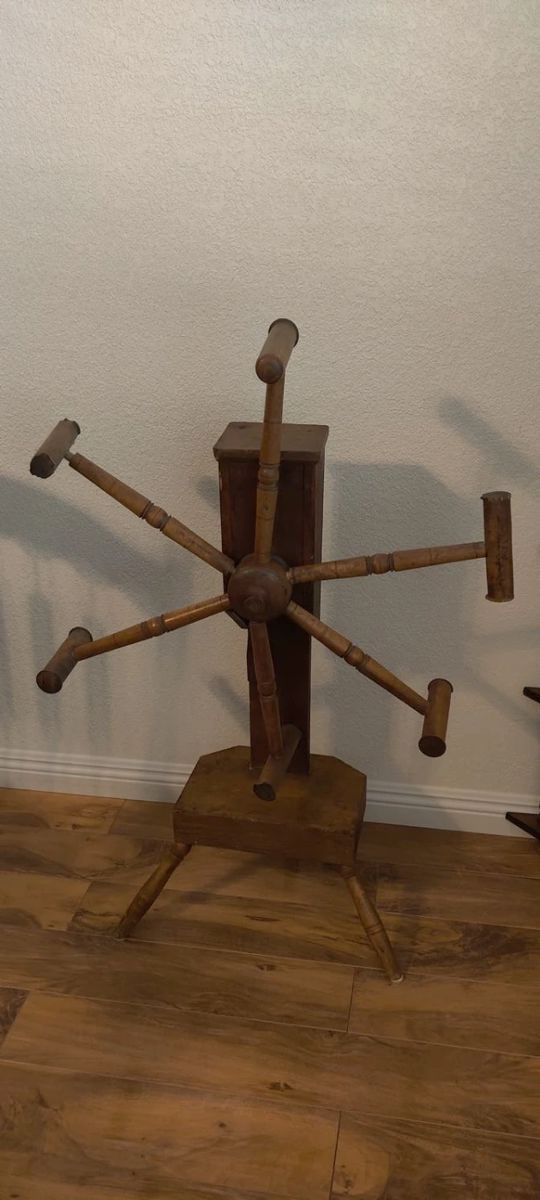 Antique yarn weasel