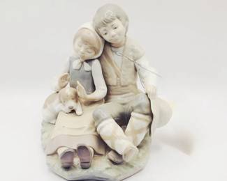 Lladro porcelain figurine titled Friendship also known as Hermanitos