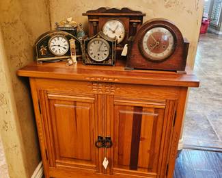 Side cart. Matches table and hutch sold seperately 