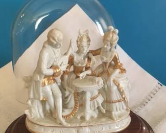 Capodimonte figurine in German porcelain with glass dome