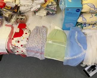 The prettiest daintiest aprons.