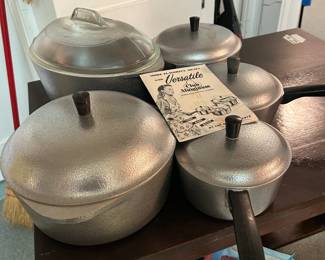 Pristine Condition Versatile Hammered Club Aluminum Pots.  Roaster too!