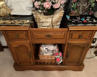 Drexel Sideboard Cabinet with Sliding Expansion Top