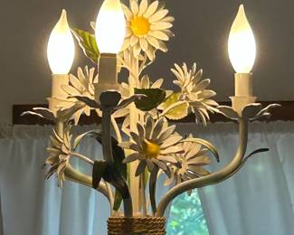 Tole Daisy Chandelier (3 light)