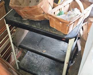 Serving cart