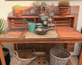 Gorgeous Garden Station