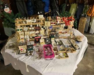 Women's clothing, pjs/pajamas, tops, pants, shoes, jewelry, bracelets, necklaces, earrings, handbags (hand bags, purses, pocket books, wallets) - all organized and ready for YOU to discover! 