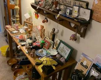 Signs, bible verses, cross stitch, wooden bowls, floral arrangements, frames, pictures, wall hanging, vintage cameras, clocks, candles, stained glass, ornaments, decor for all seasons and all tastes! 