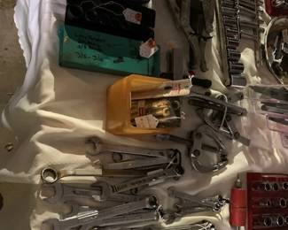 Mr. Fix it, this sale is for you! Wrenches of all sizes! 