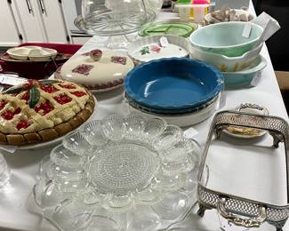 Egg trays, serving trays, pie dishes, pie plates, serving plates, cake stands, bowls. Vintage and collectible bowls of all sizes and makers. A baker's paradise! A cook's paradise! A whole kitchen full of exciting finds. 