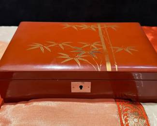 Japanese Lacquer Jewelry Music Box