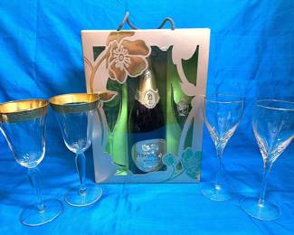 PerrierJouet Set Champagne Stemware.