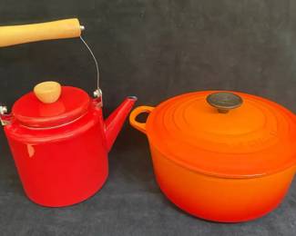 Le Cruiset Dutch Oven 24 Flame Orange Metal Tea Pot