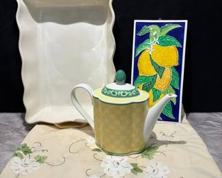 Sur Le Table Baking Dish, Villeroy And Boch Teapot