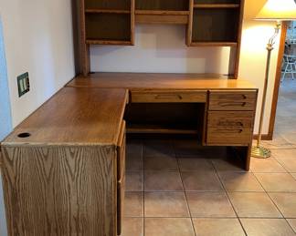 Oak Desk w Hutch, FloorLamp