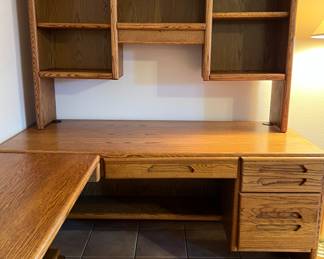 Oak Desk w Hutch