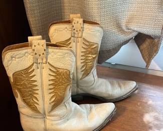 Cute vintage boots
