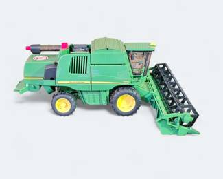 Bruder John Deere T670i Combine Harvester