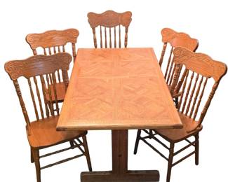 Vintage Young Hinkle Oak Dining Room Table and Chairs 