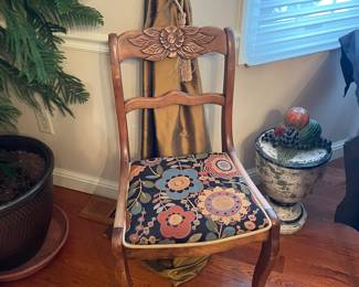 $28.00 - Vintage Wood Side Chair