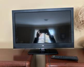 $75.00 - Westinghouse LED Flat-Screen TV with Remote - 23" x 15"