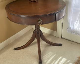 $165.00 - Antique/Vintage Leather Top Table w/Claw Feet and One Drawer with Lion Pull - 30.5" Round