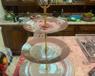 $25.00 - Pip Studio Cake Stand 3 Levels Roses and Birds