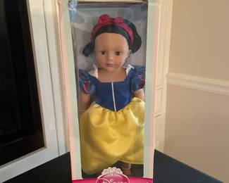 2013 Disney Princess Snow White Madame Alexander 18” Play Doll Sealed
