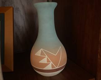 $15.00 - Vintage Native American Sioux Pottery Vase Signed Etched -8”