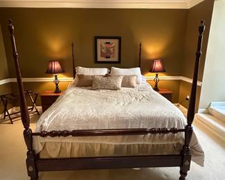 $395.00 - Queen Cherry Wood Queen Anne Style Four Poster Bedframe 