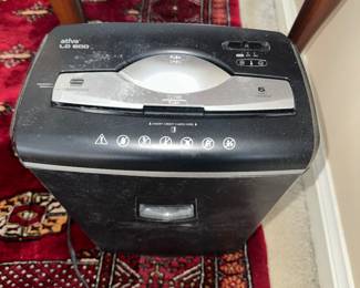 $28.00 - Atira LD 800 Cross-Cut Paper Shredder with 3.3 Gallon Wastebasket