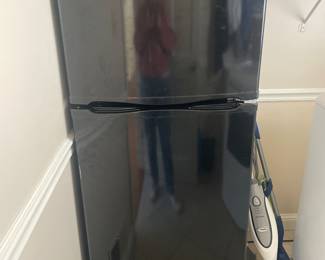 $175.00 -Whirlpool 10.1 cu. ft. Top Freezer Refrigerator in Black