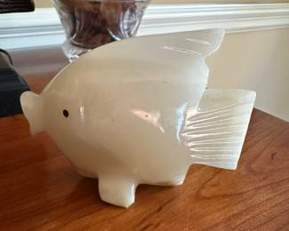 $18.00 - Hand-Carved White Onyx Stone Fish Figurine 