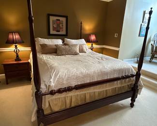 $395.00 - Queen Cherry Wood Queen Anne Style Four Poster Bedframe 