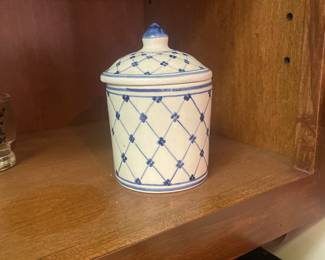 $18.00 - Tiffany & Co Blue and White Porcelain Container with lid