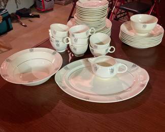 $97.00 - Taylor Smith Taylor USA China Set